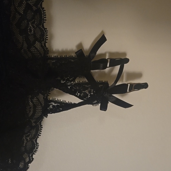 Stylish Black Lace Lingerie bustier with Garters – Size L - Picture 2 of 12